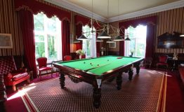 Hallfield-Hall-billiard-room