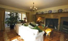 154lumsdale-sittingroom-1