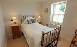 Sir-William-Cottage-Bedroom-4-resize