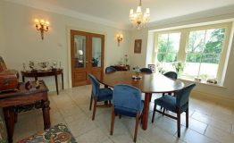 Sir-William-Cottage-Dining-Room-resize