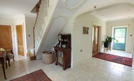 Sir-William-Cottage-hall-new-resize