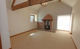 Cottage-sitting-room-resize